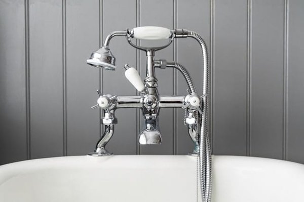 Comment prolonger la durée de vie de votre installation sanitaire : Astuces et entretien